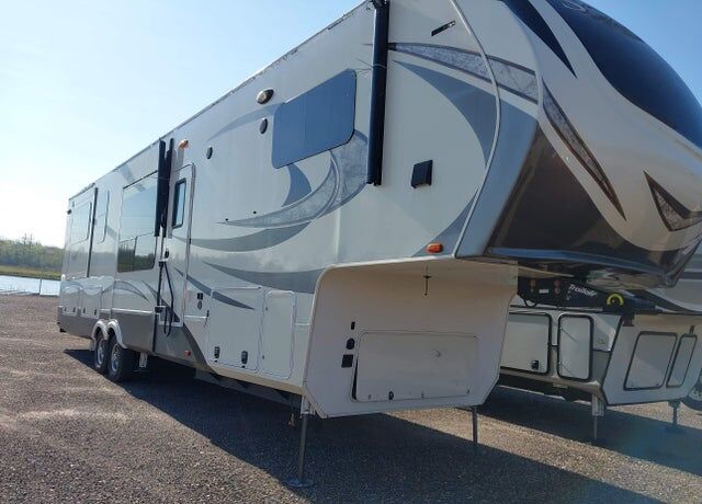 2018 GRAND DESIGN RECREATIONAL Solitude