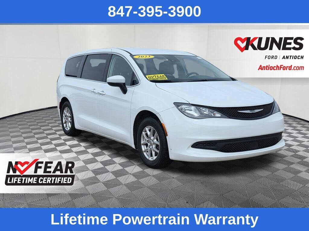 2023 CHRYSLER Voyager