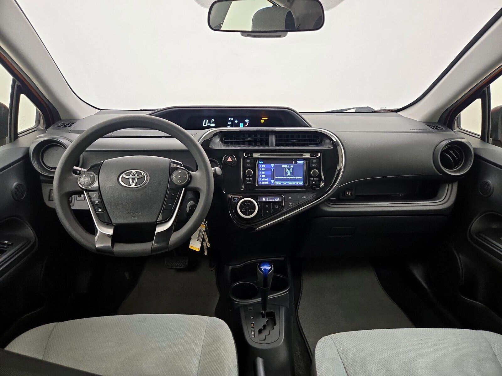 2018 TOYOTA Prius