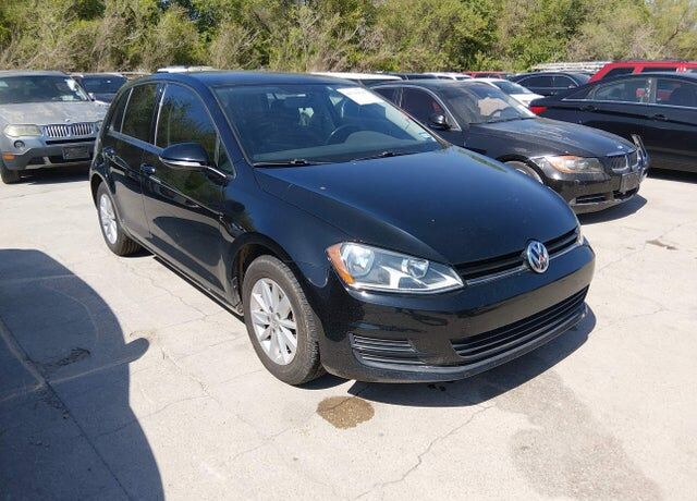 2017 VOLKSWAGEN Golf
