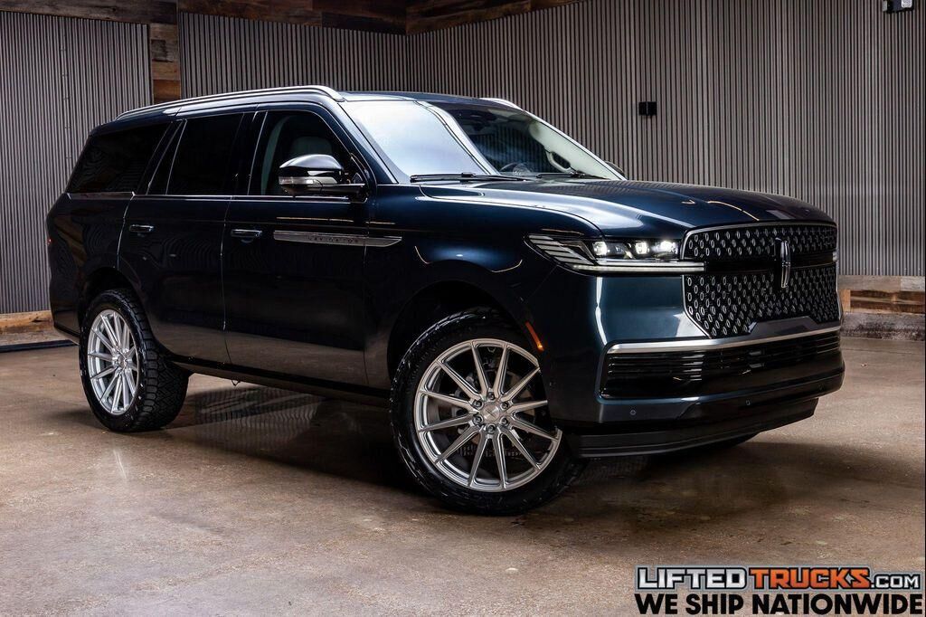 2025 LINCOLN Navigator