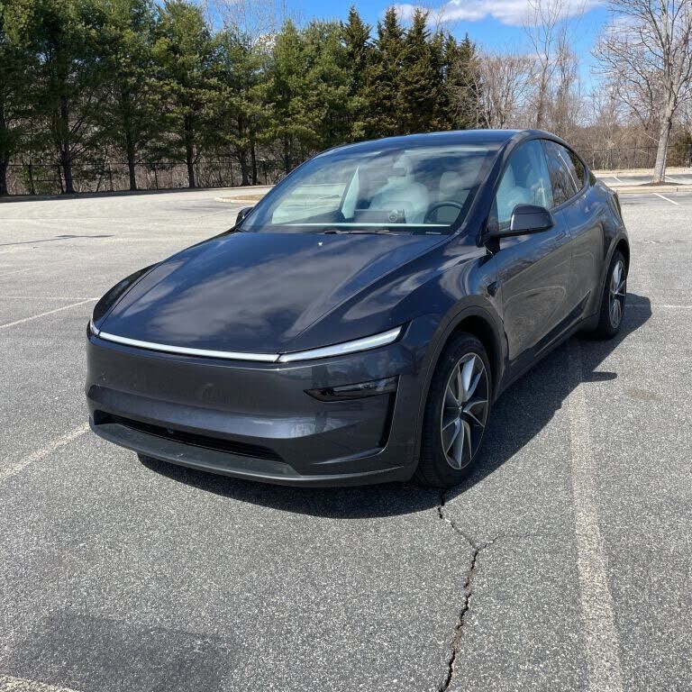2026 TESLA Model Y