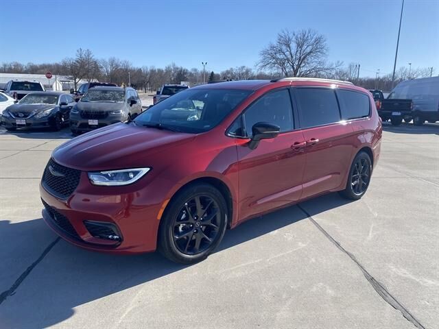 2025 CHRYSLER Pacifica