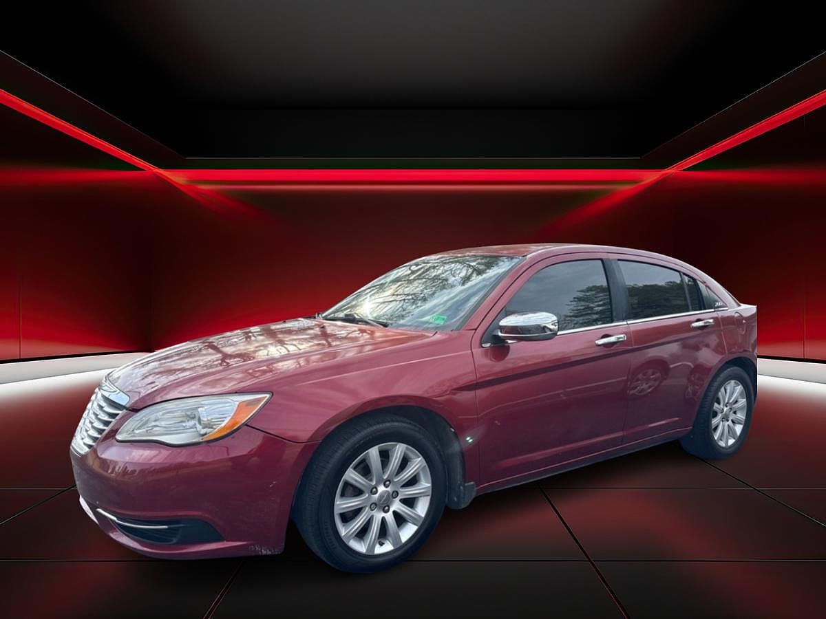2013 CHRYSLER 200