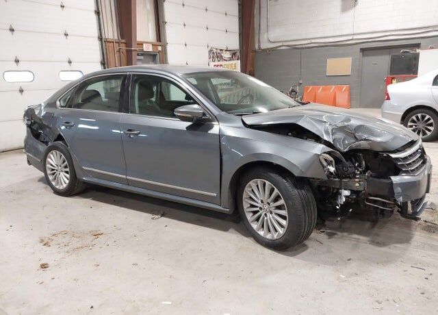 2017 VOLKSWAGEN Passat