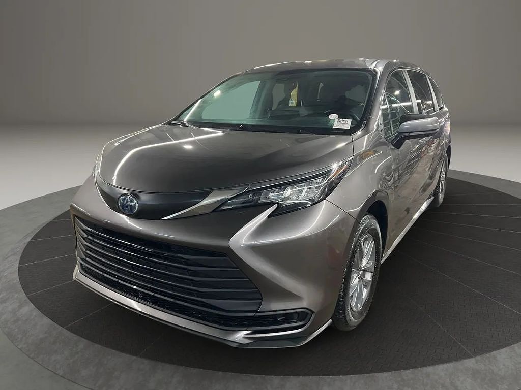2022 TOYOTA Sienna