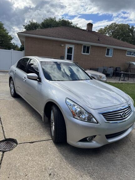 2013 INFINITI G37