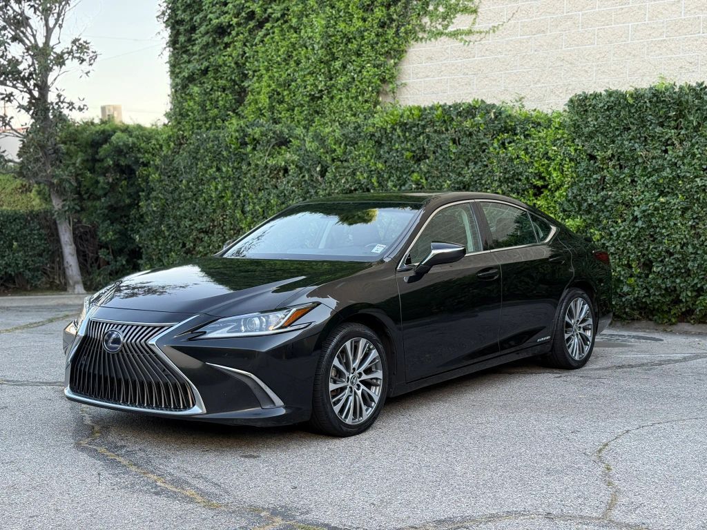 2020 LEXUS ES