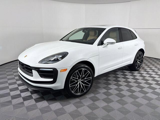 2026 PORSCHE Macan