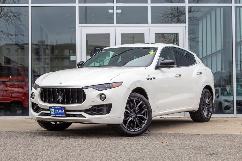 2024 MASERATI Levante