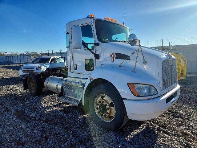 2017 KENWORTH T3 Series