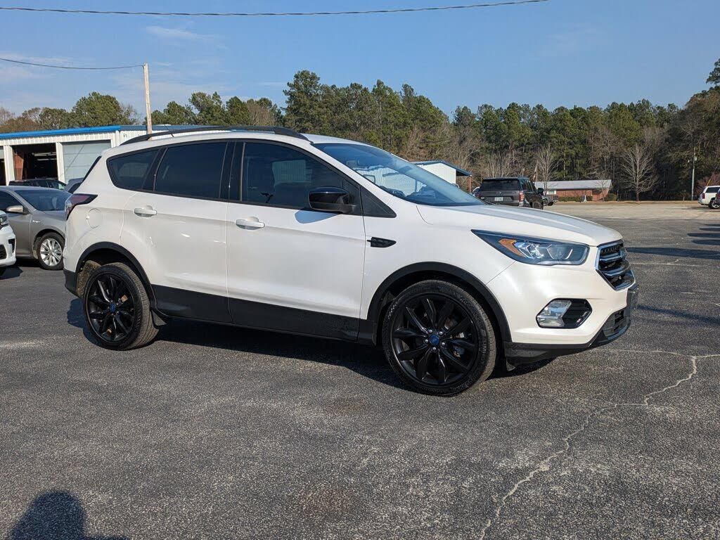 2017 FORD Escape