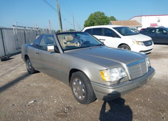 1995 MERCEDES-BENZ E-Class