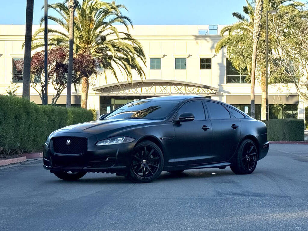 2017 JAGUAR XJ