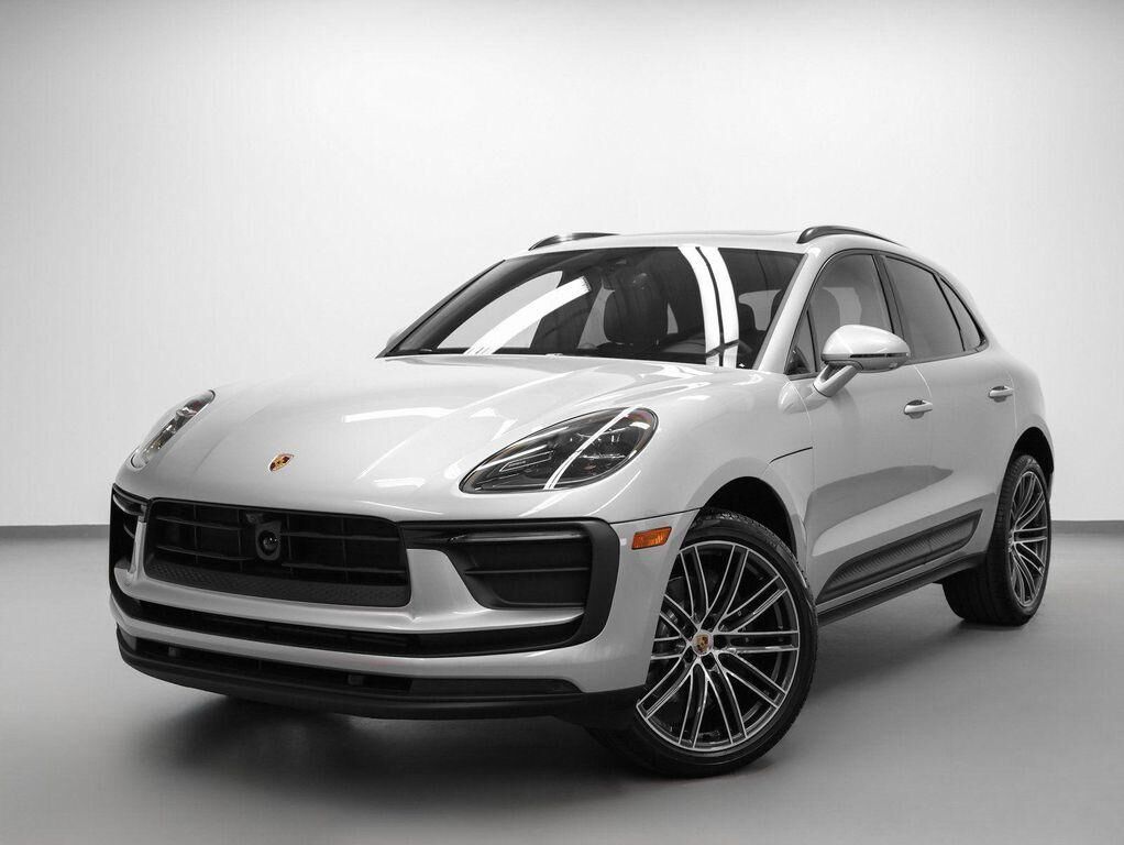 2026 PORSCHE Macan