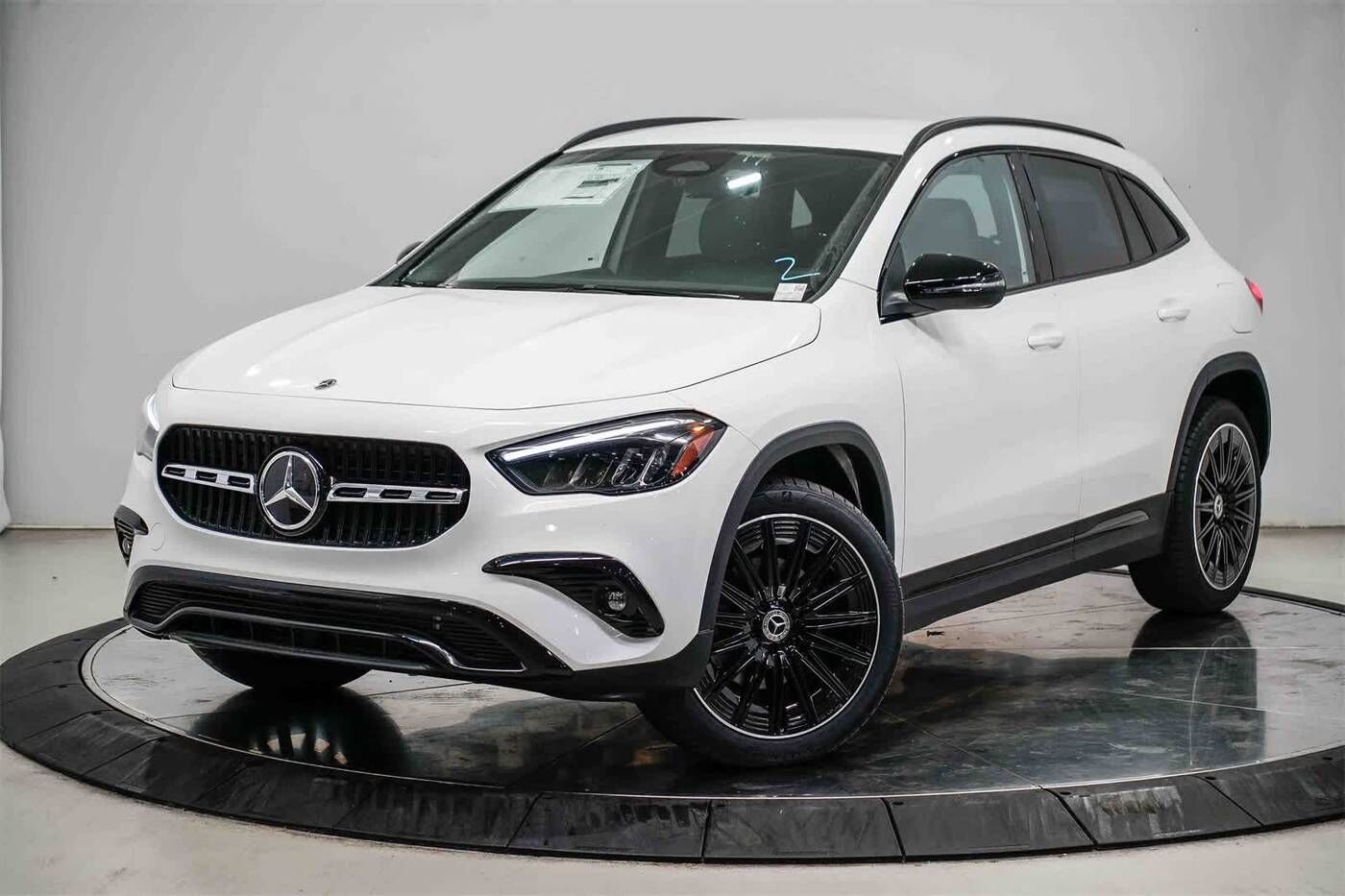 2026 MERCEDES-BENZ GLA-Class