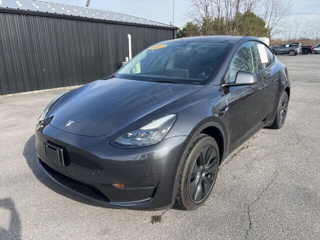 2024 TESLA Model Y