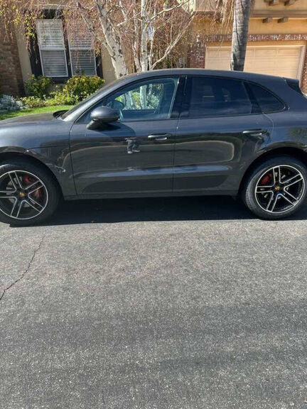 2021 PORSCHE Macan