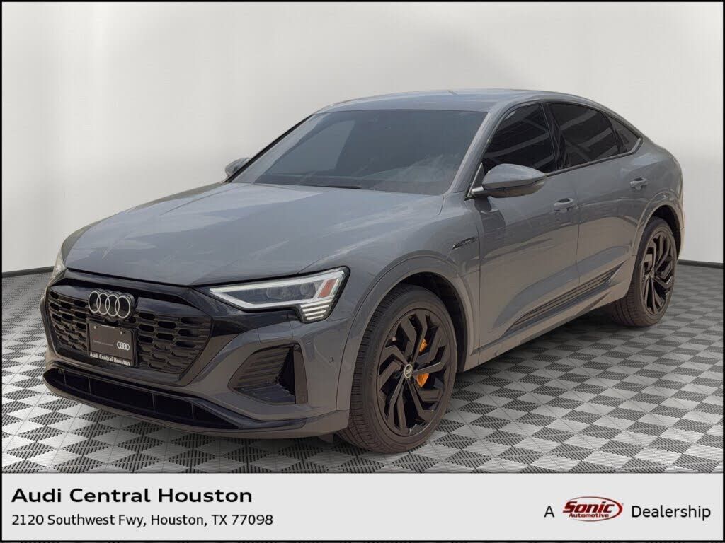 2024 AUDI Q8