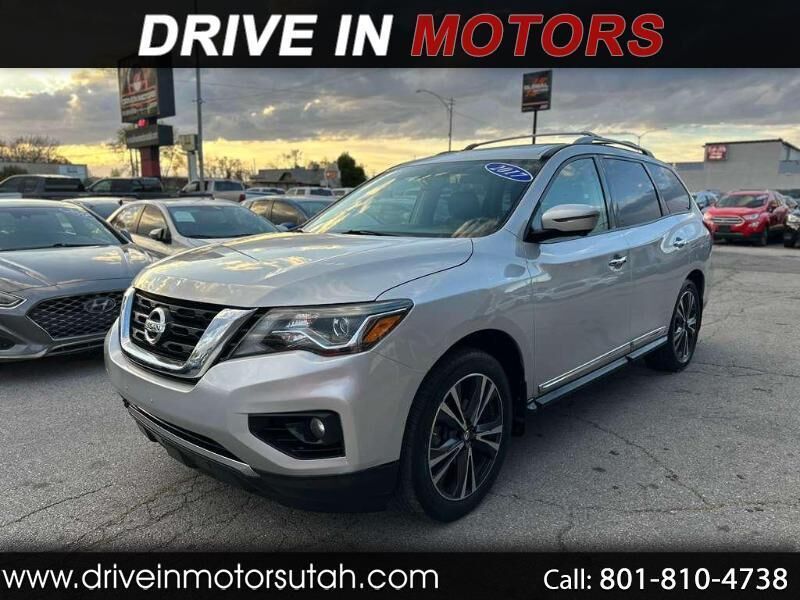 2017 NISSAN Pathfinder