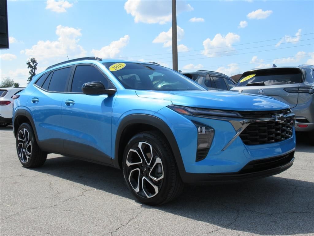 2025 CHEVROLET Trax