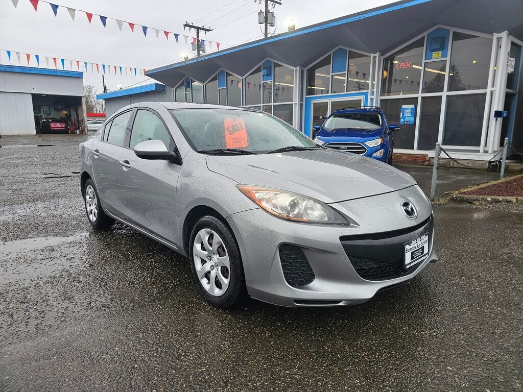 2013 MAZDA Mazda3