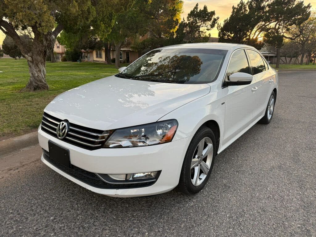 2015 VOLKSWAGEN Passat