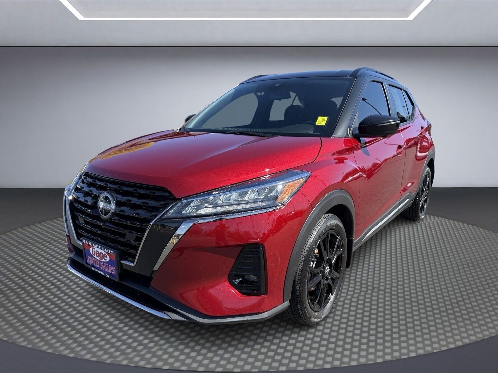 2024 NISSAN Kicks