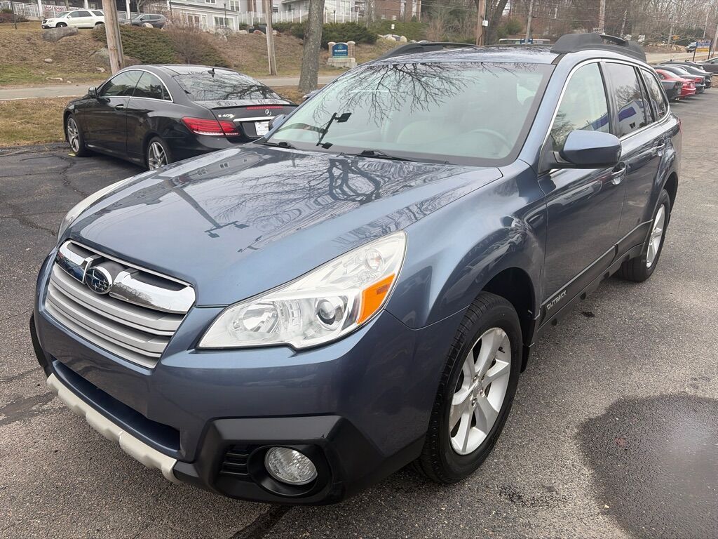2013 SUBARU Outback