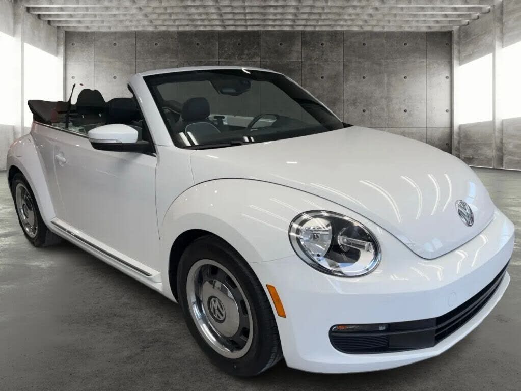 2016 VOLKSWAGEN Beetle