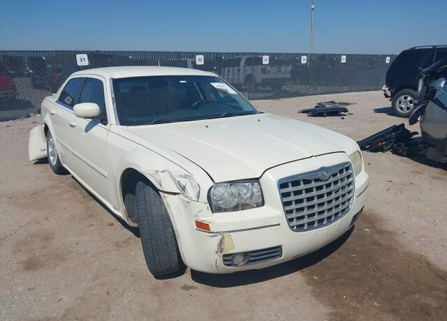 2005 CHRYSLER 300