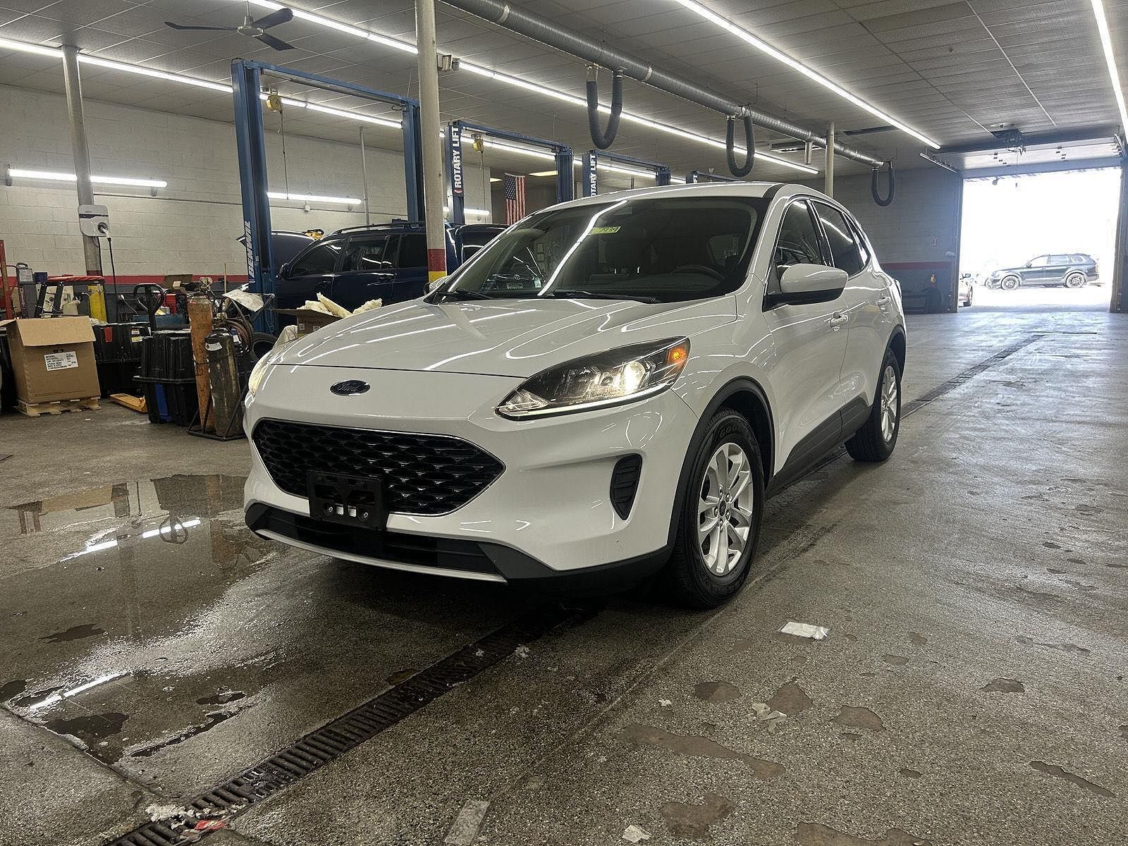 2020 FORD Escape