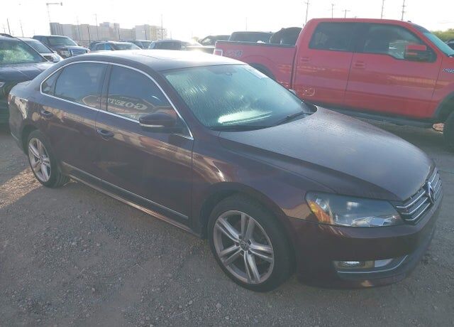 2014 VOLKSWAGEN Passat