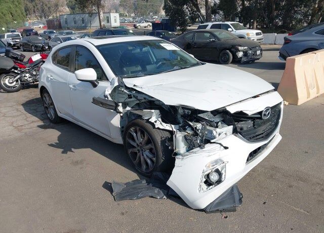 2016 MAZDA Mazda3