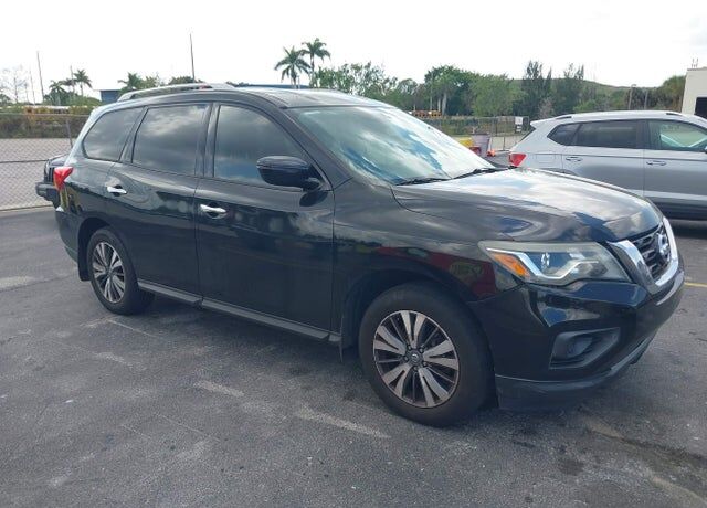 2017 NISSAN Pathfinder