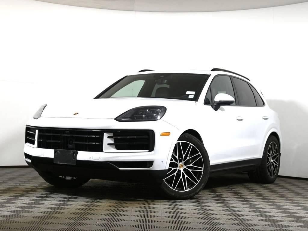 2024 PORSCHE Cayenne