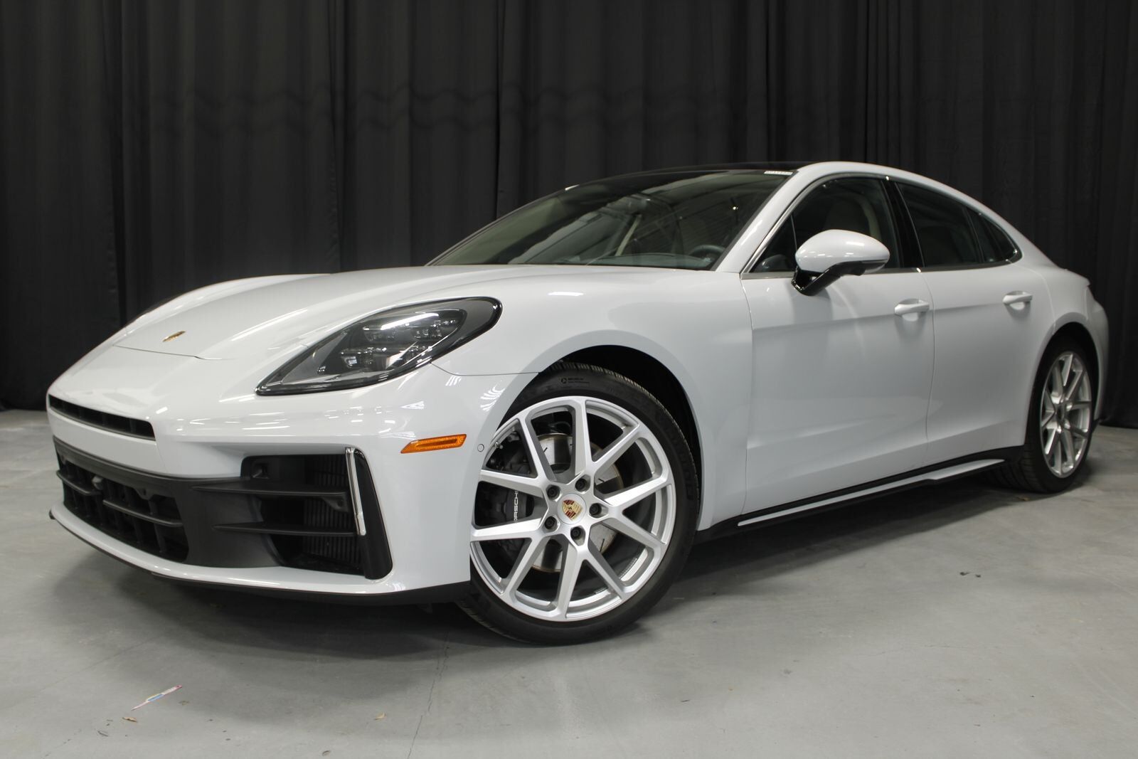 2025 PORSCHE Panamera