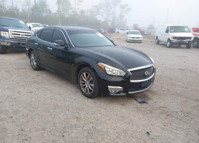 2016 INFINITI Q70