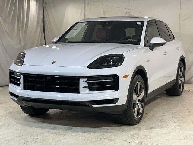 2025 PORSCHE Cayenne