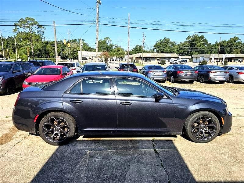 2019 CHRYSLER 300