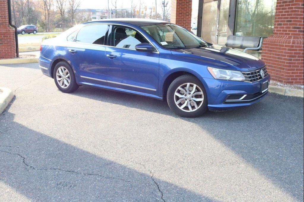 2017 VOLKSWAGEN Passat