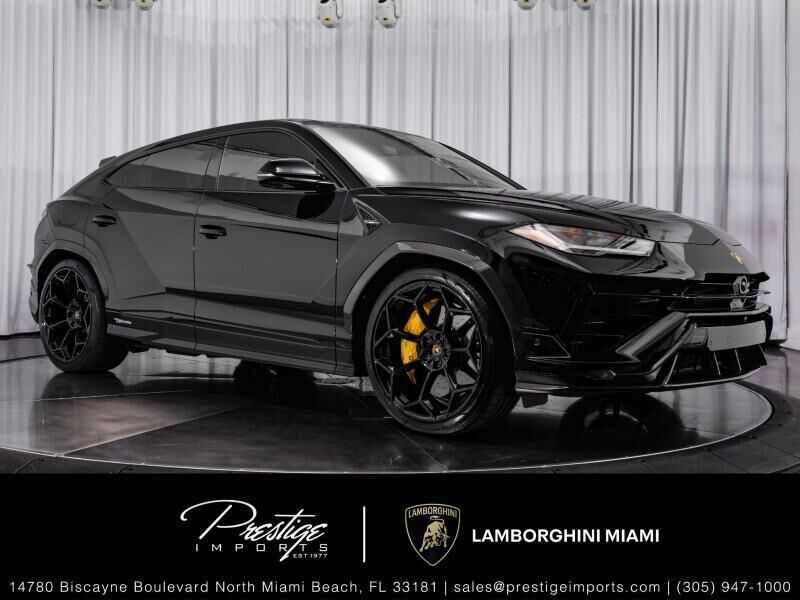 2024 LAMBORGHINI URUS