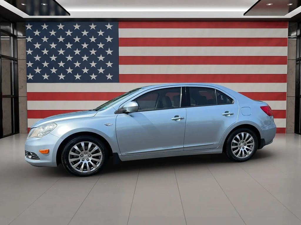 2010 SUZUKI Kizashi