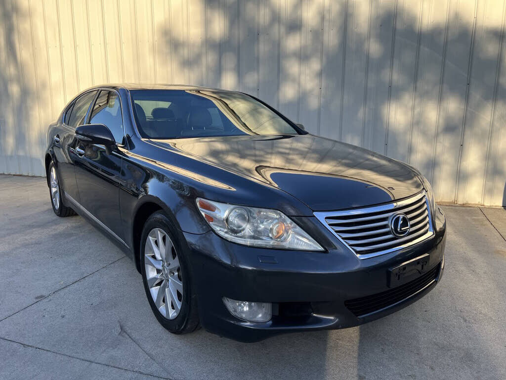2011 LEXUS LS