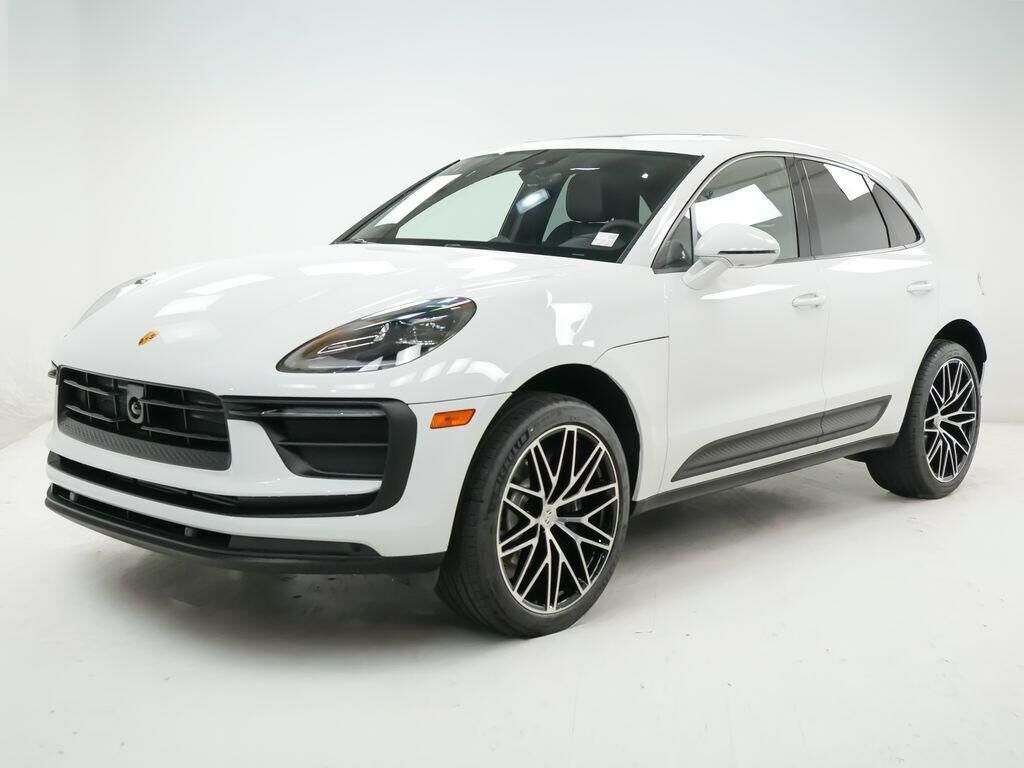 2026 PORSCHE Macan