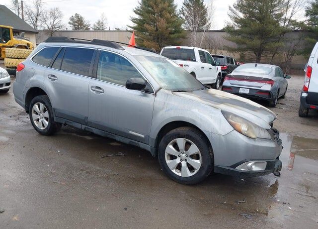 2011 SUBARU Outback