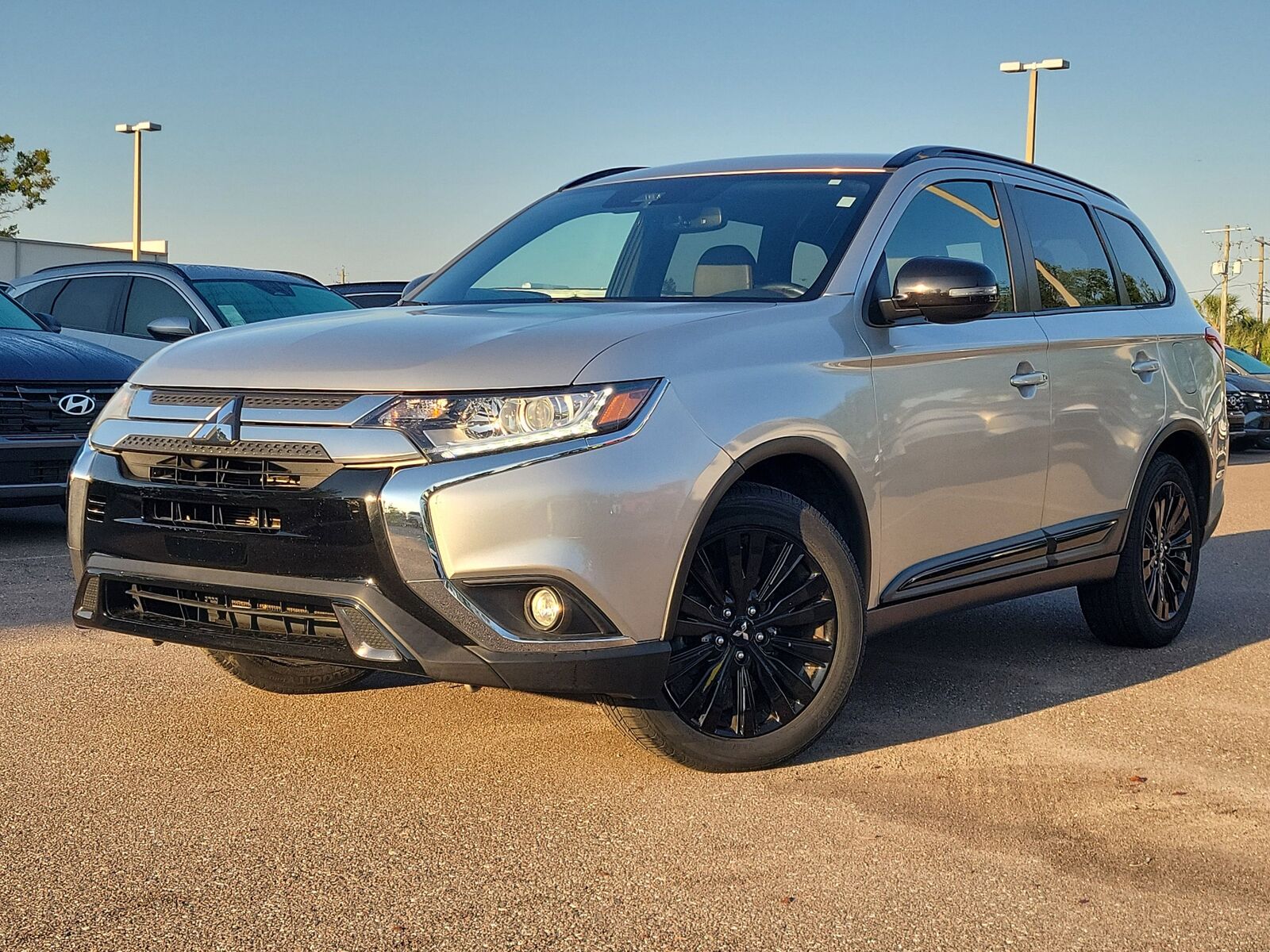 2020 MITSUBISHI Outlander