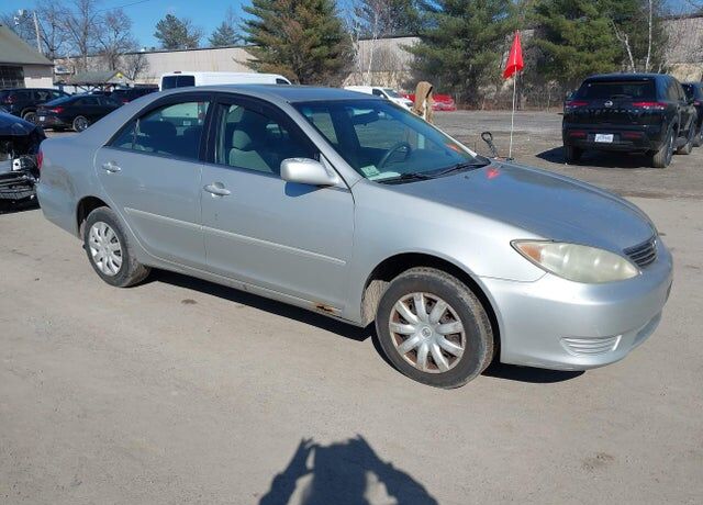 2005 TOYOTA Camry
