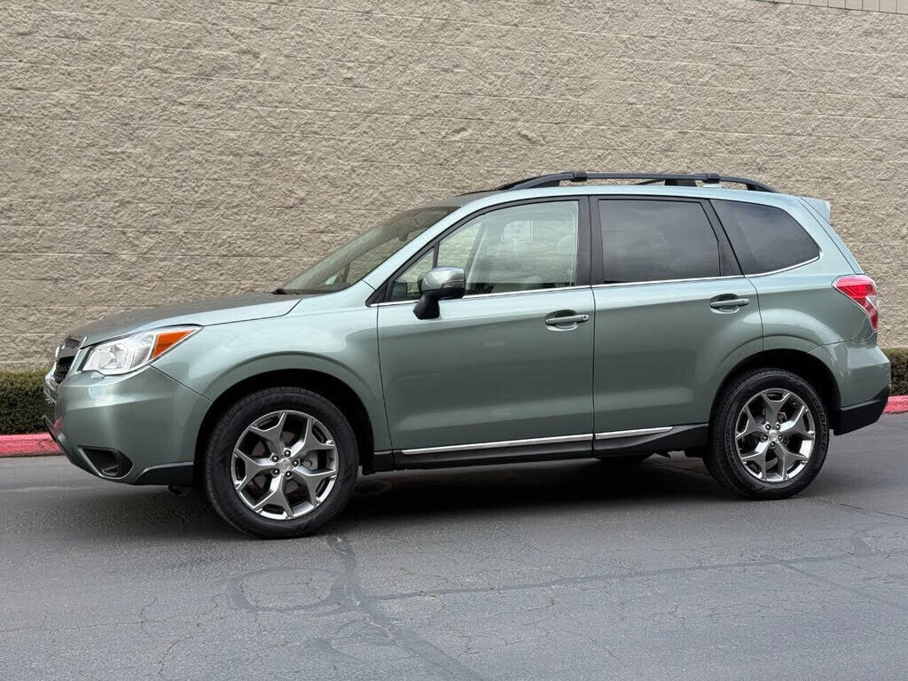 2016 SUBARU Forester