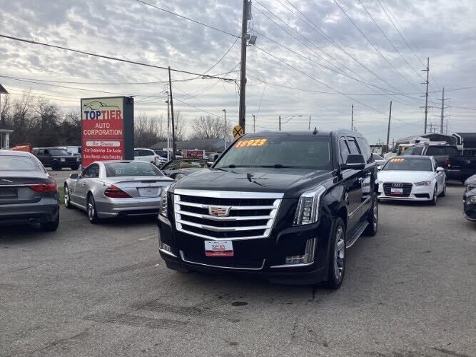 2017 CADILLAC Escalade ESV